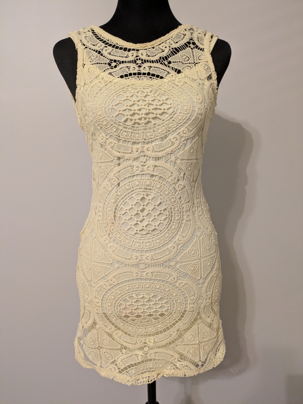 Rare Editions Cream Crochet Lace Sleeveless Shift Dress Size